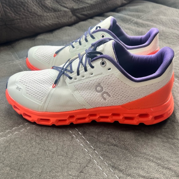 On Running Teal and Orange Athletic Shoes - Picture 2 of 5